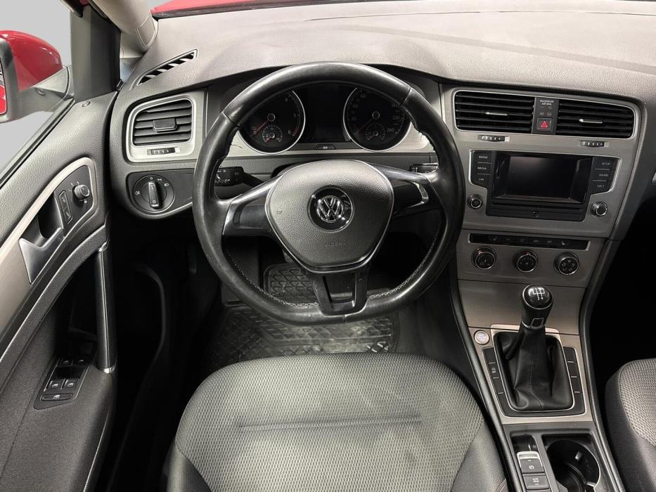 VOLKSWAGEN Golf 2014