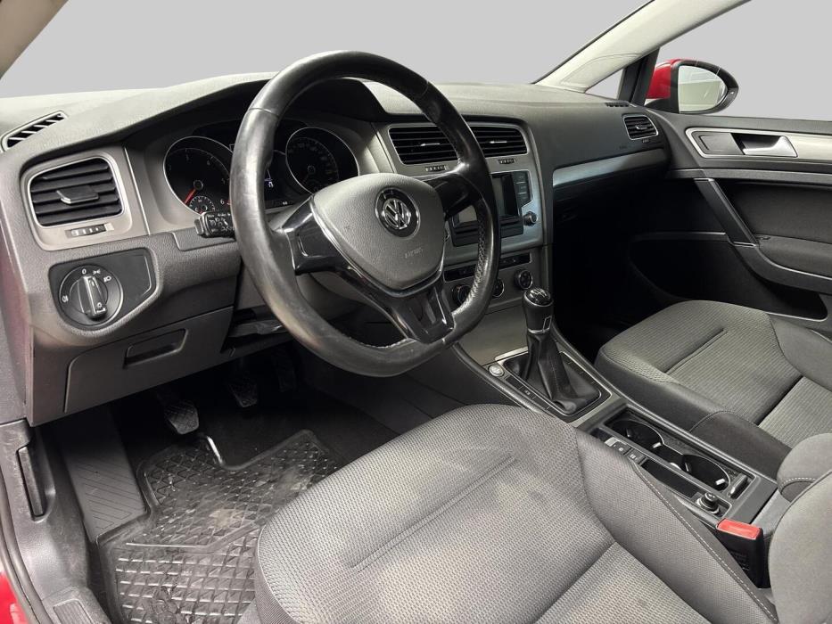 VOLKSWAGEN Golf 2014