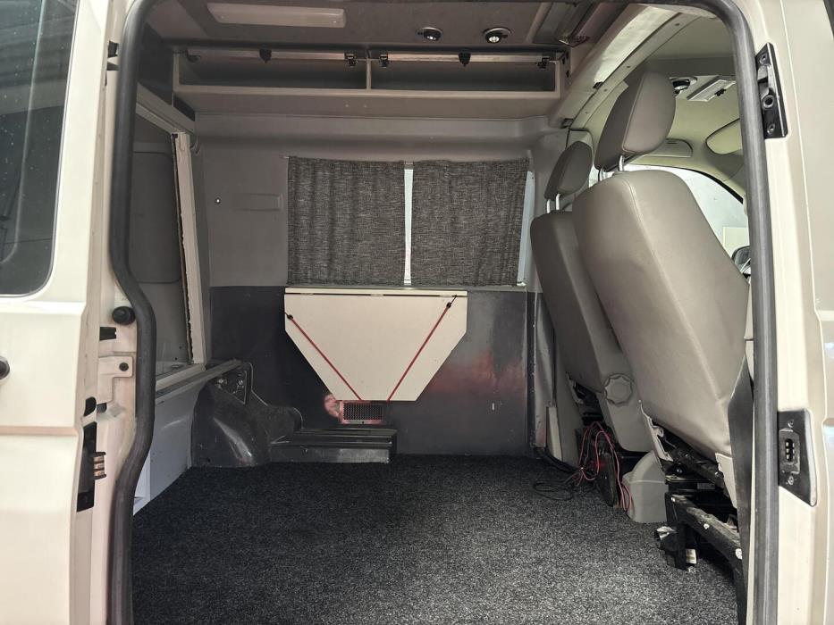 VOLKSWAGEN Transporter 2010