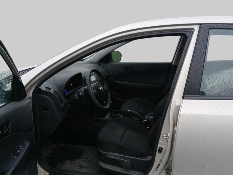 HYUNDAI i30 2010