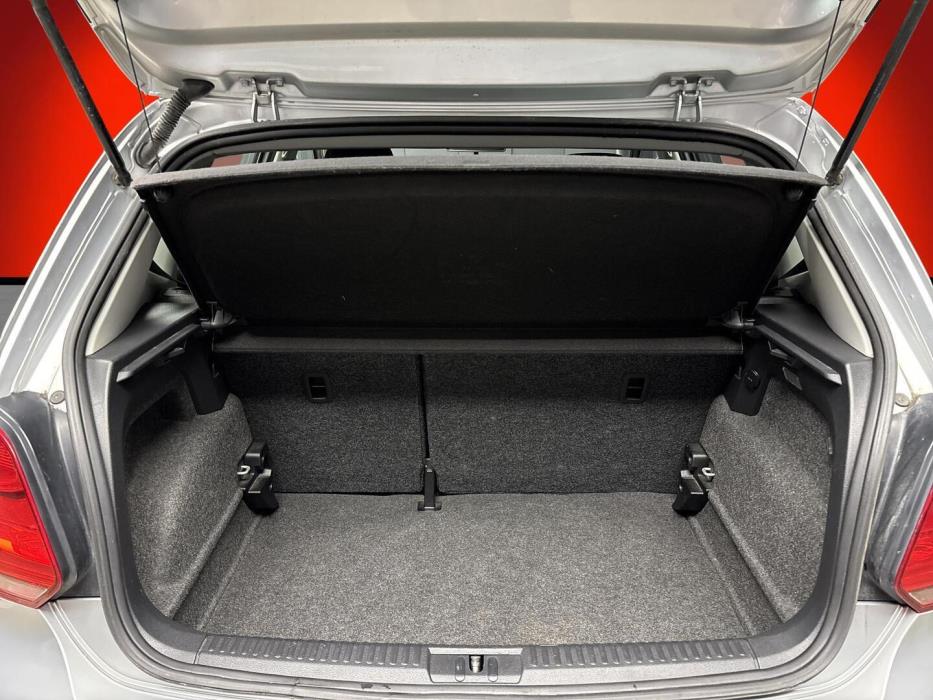 VOLKSWAGEN Polo 2010