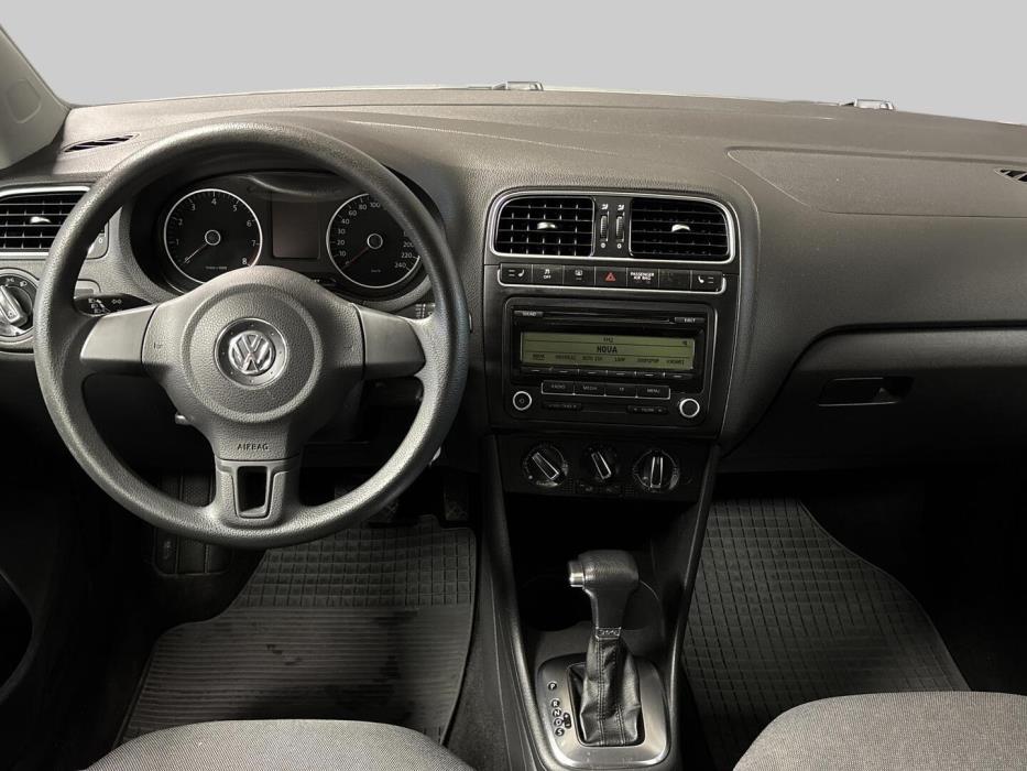 VOLKSWAGEN Polo 2010