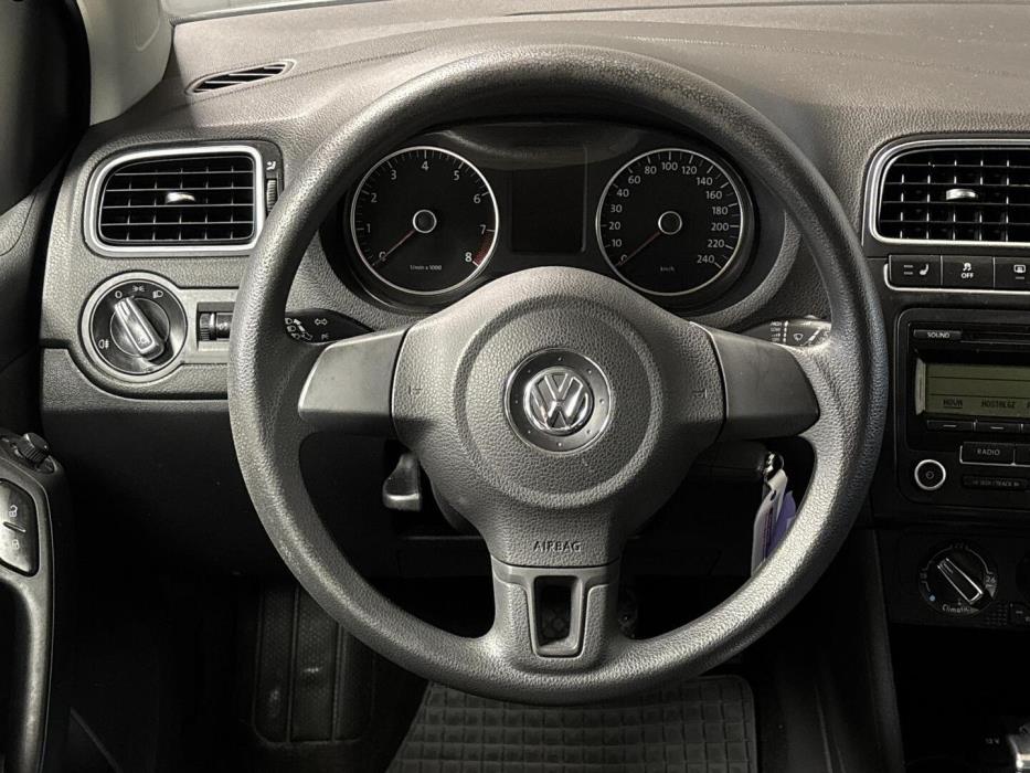 VOLKSWAGEN Polo 2010