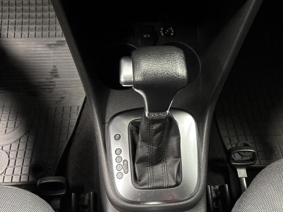 VOLKSWAGEN Polo 2010