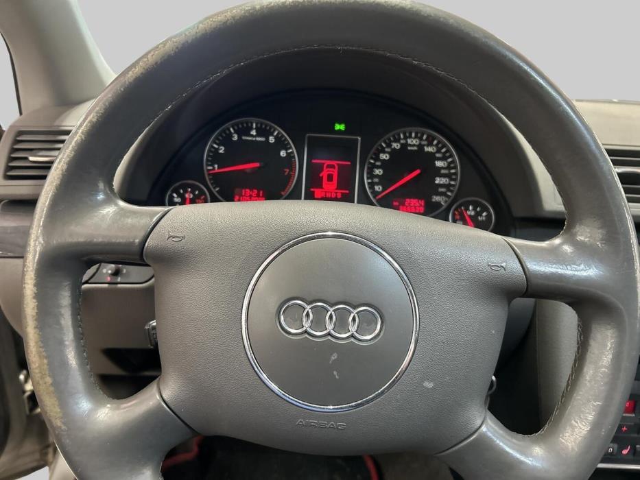 AUDI A4 2004