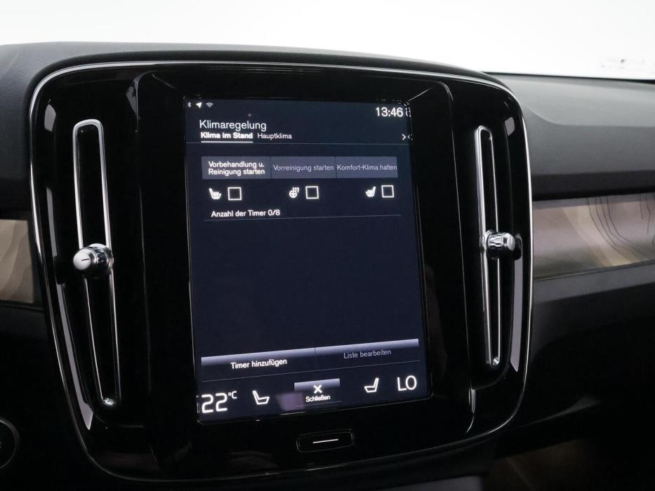 VOLVO XC40 2023