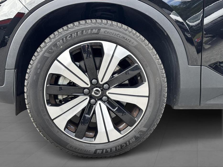 VOLVO XC40 2023