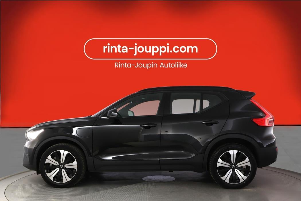 VOLVO XC40 2023