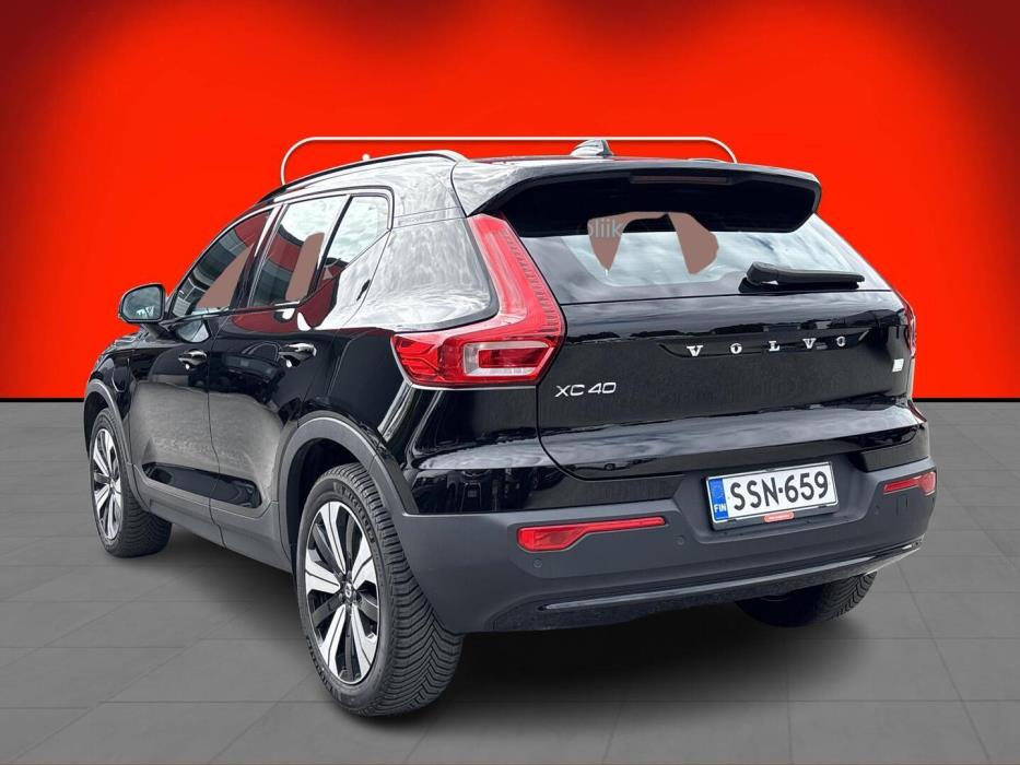 VOLVO XC40 2023