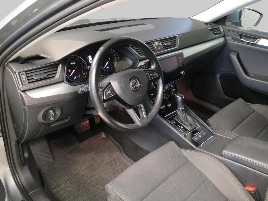 SKODA SUPERB 2019