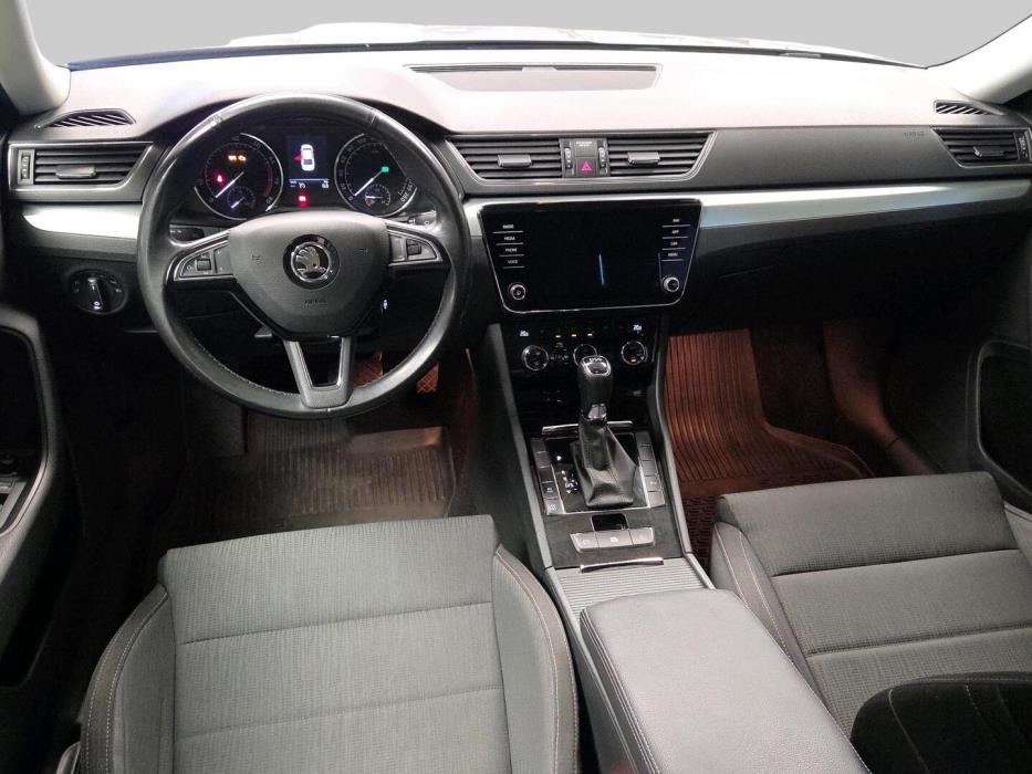 SKODA SUPERB 2019