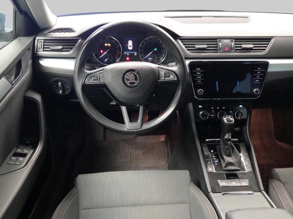 SKODA SUPERB 2019