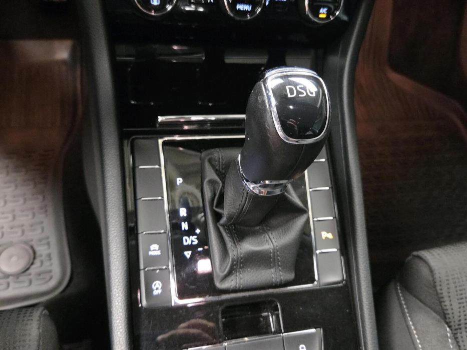 SKODA SUPERB 2019