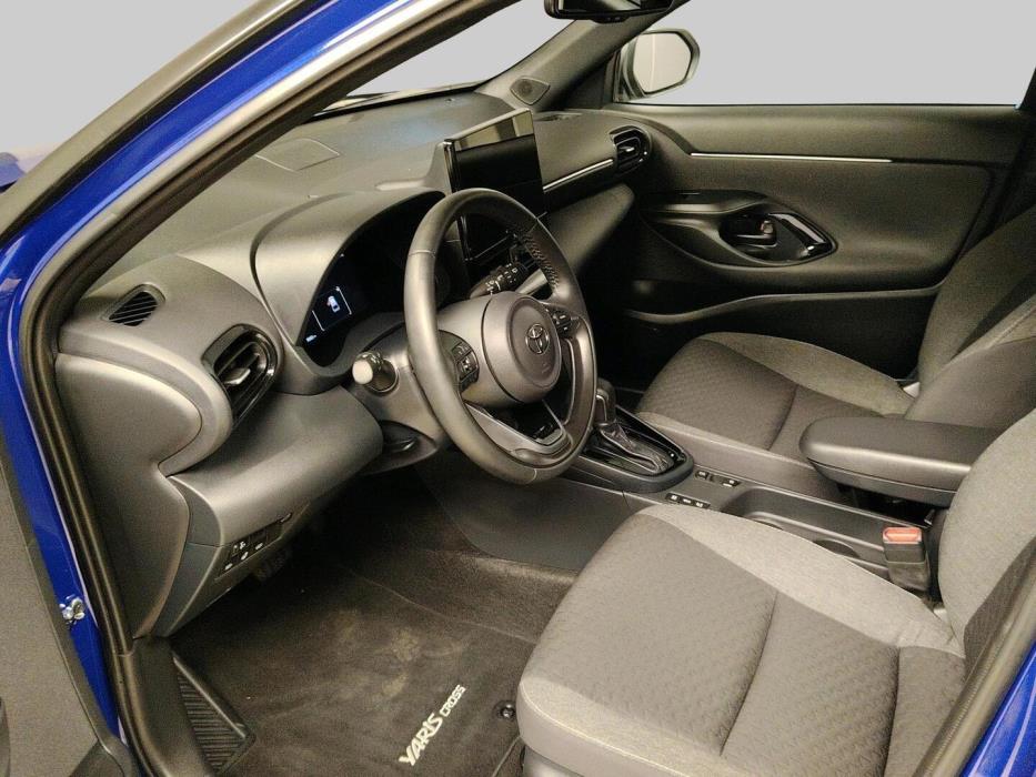 TOYOTA Yaris Cross 2025
