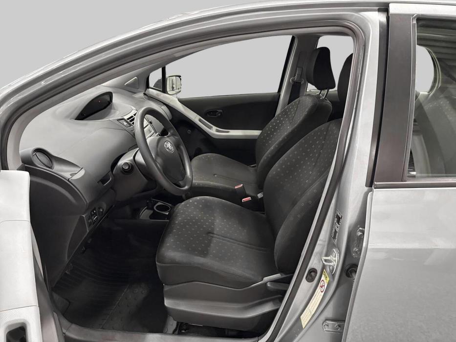 TOYOTA Yaris 2007