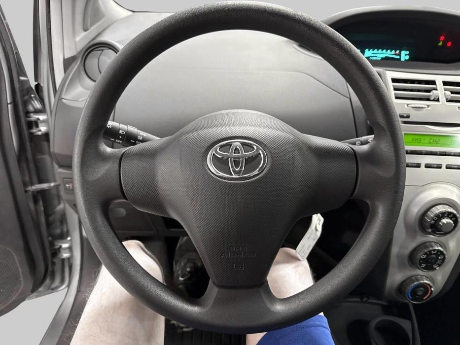TOYOTA Yaris 2007