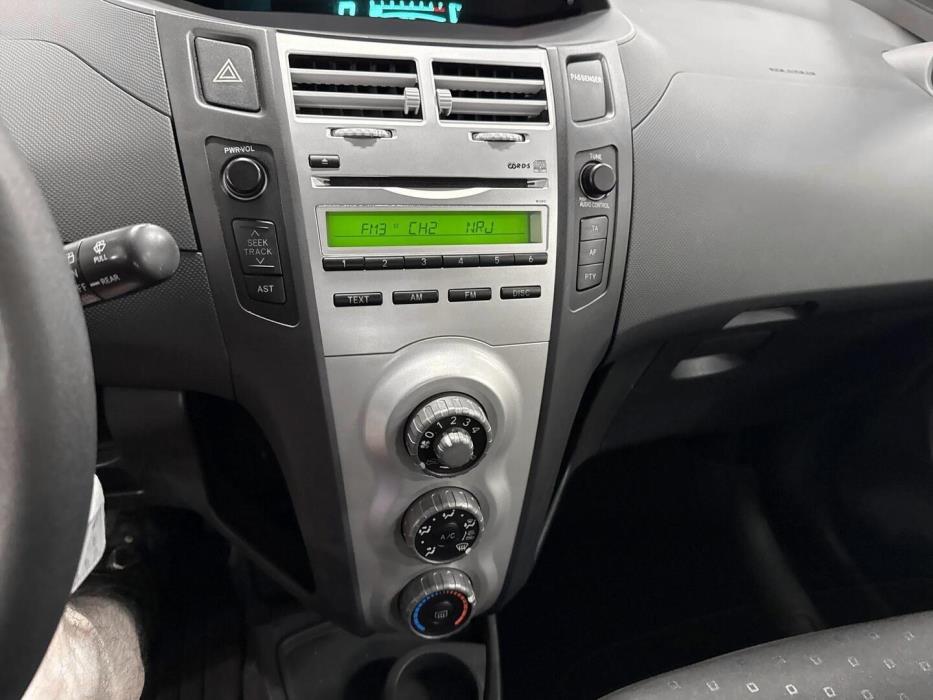 TOYOTA Yaris 2007