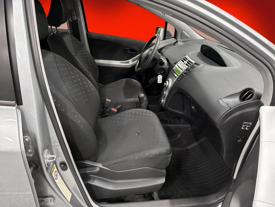 TOYOTA Yaris 2007