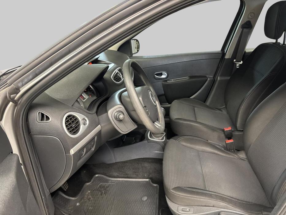RENAULT Clio 2012