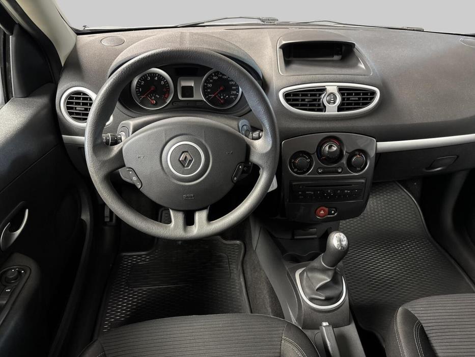 RENAULT Clio 2012