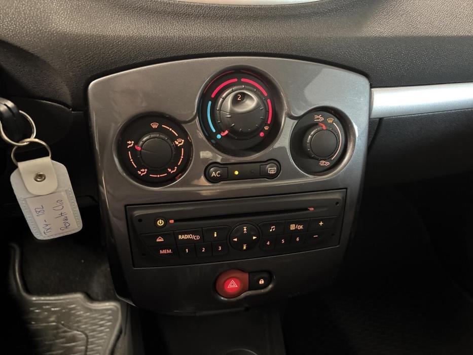 RENAULT Clio 2012