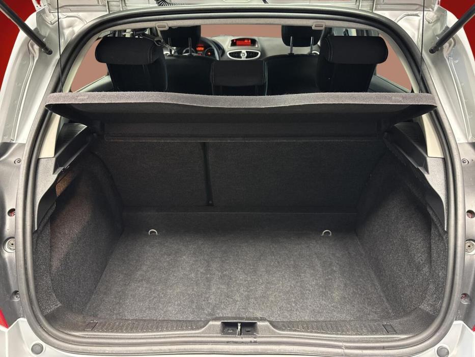 RENAULT Clio 2012