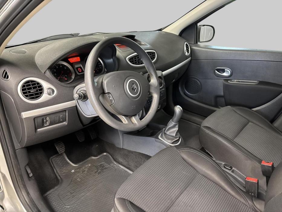 RENAULT Clio 2012