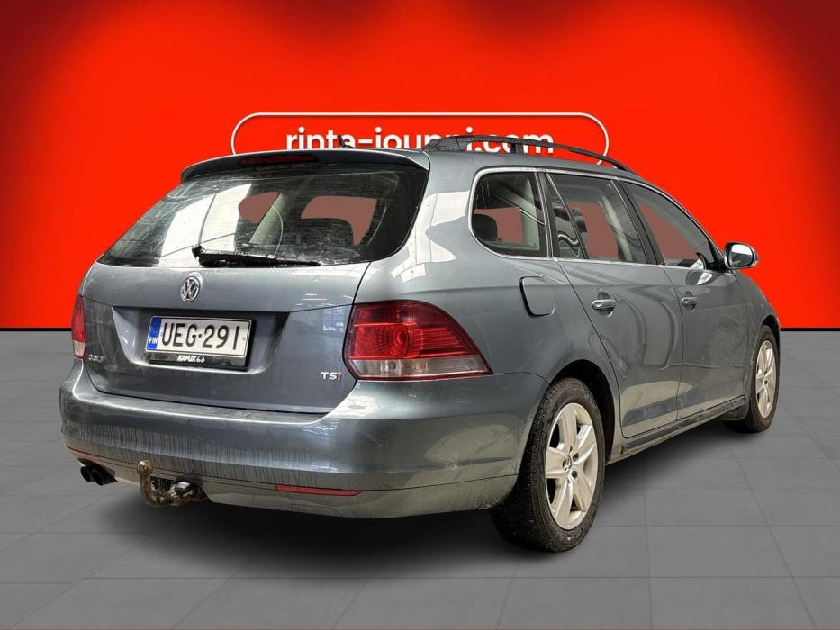 VOLKSWAGEN Golf 2010