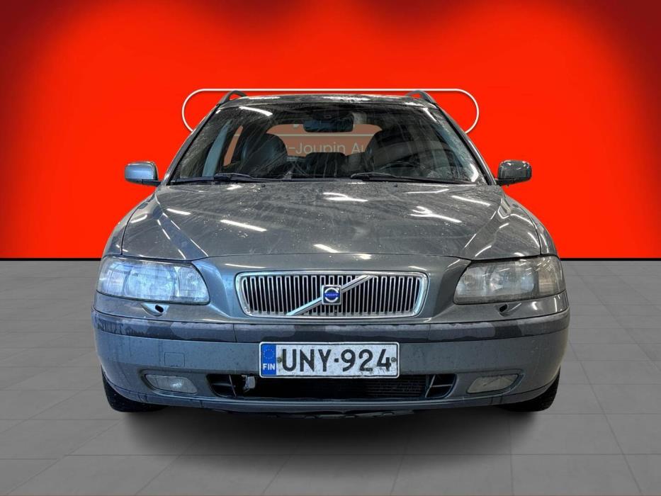 VOLVO V70 2004