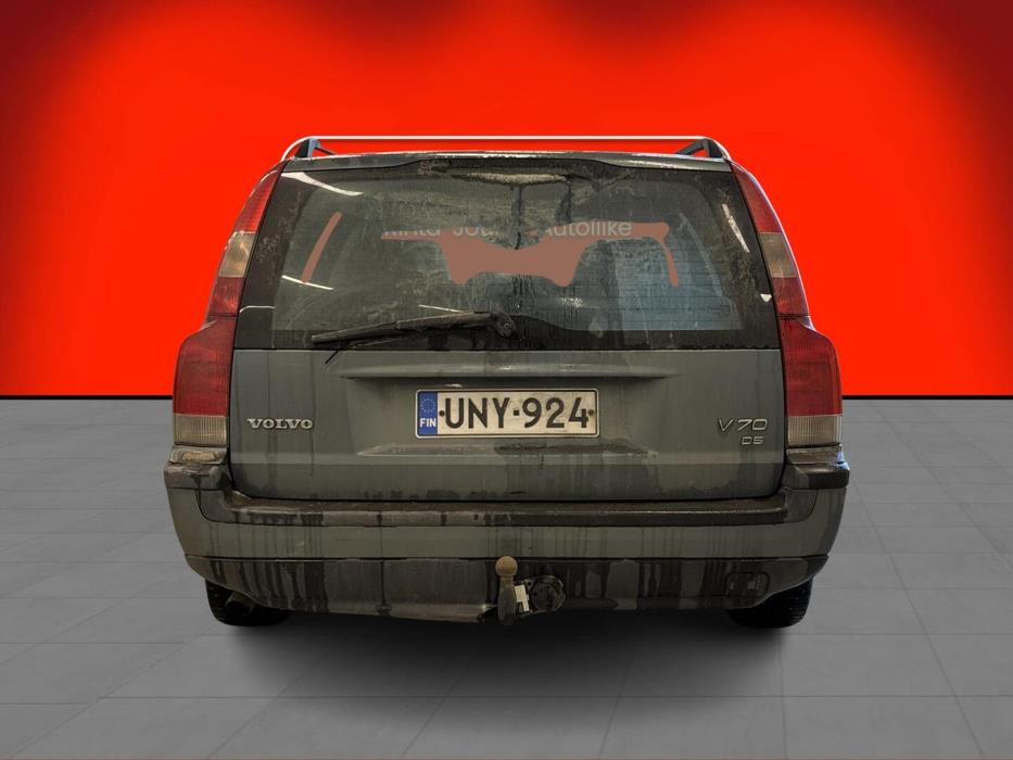 VOLVO V70 2004