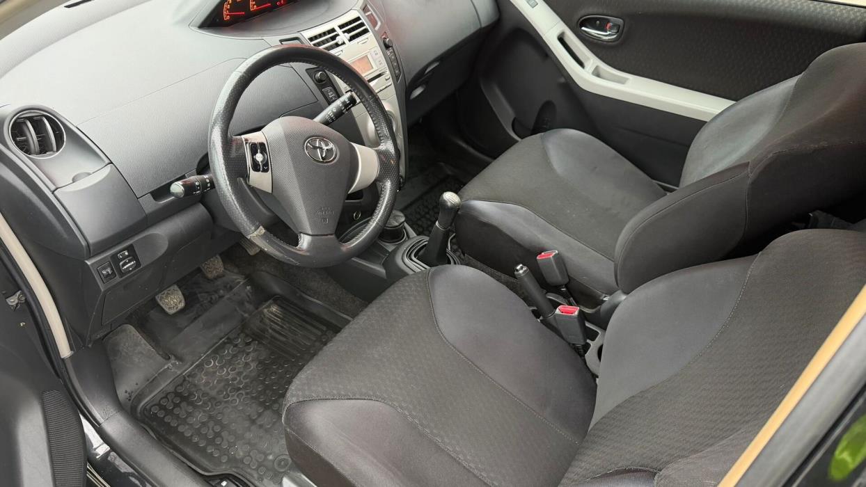 TOYOTA Yaris 2008