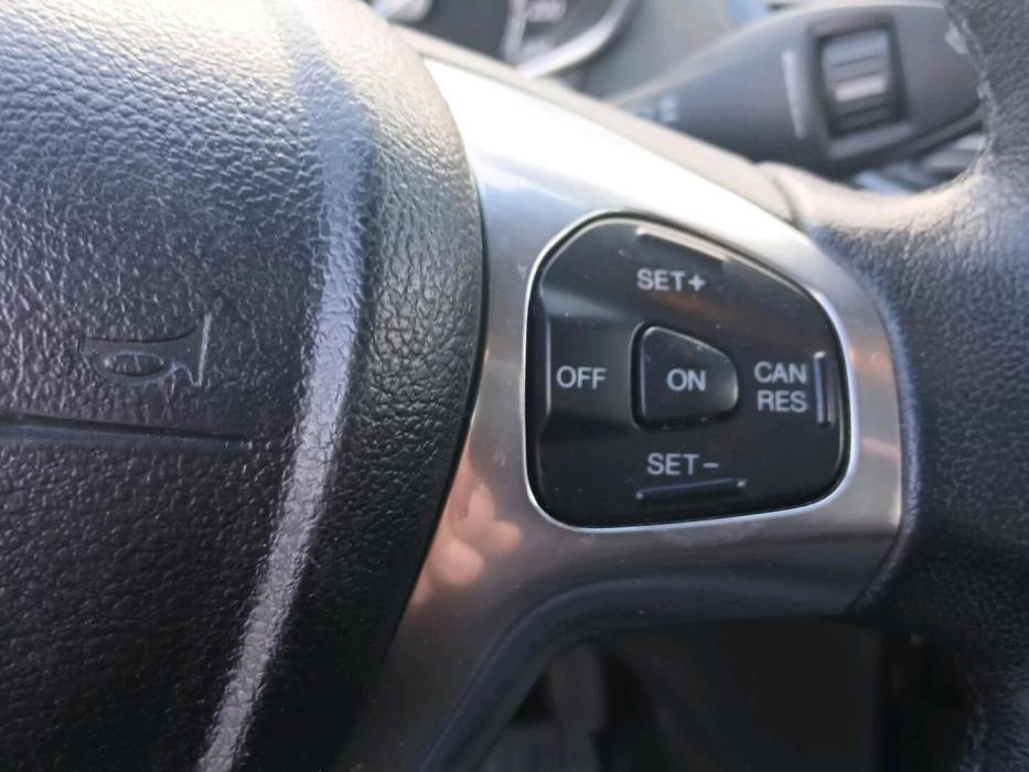 FORD Fiesta 2014