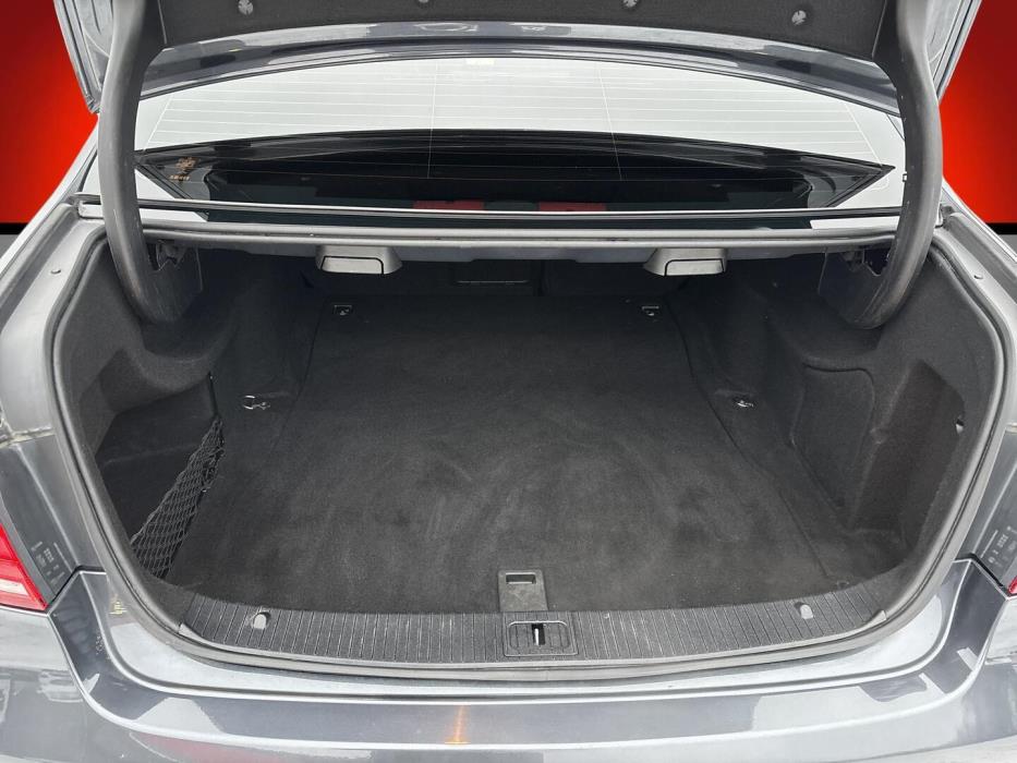 MERCEDES-BENZ E 2015