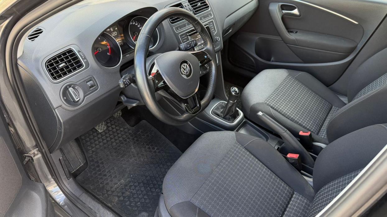 VOLKSWAGEN Polo 2017