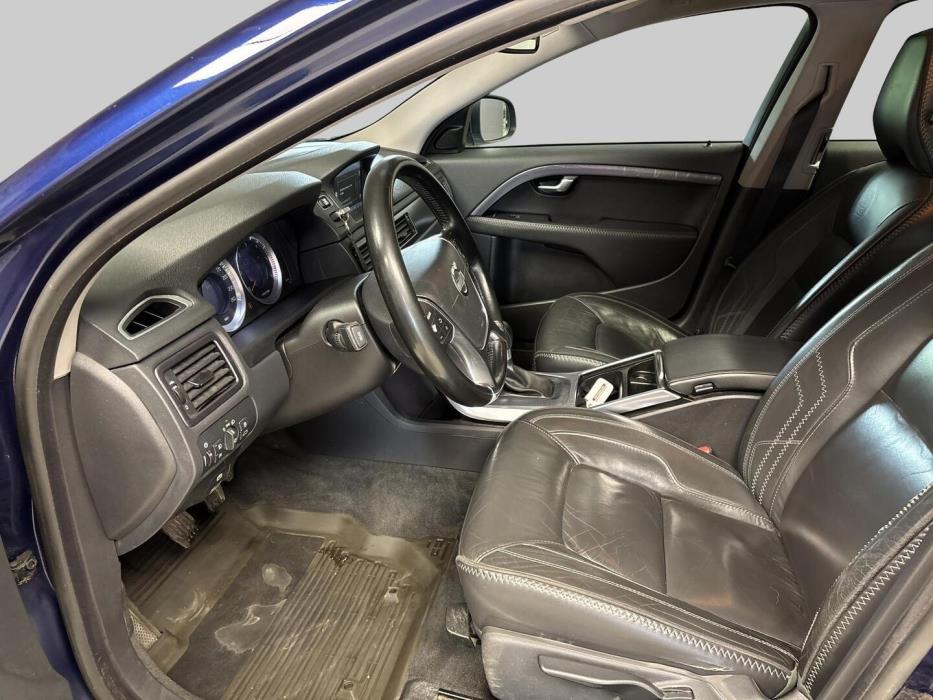 VOLVO V70 2012