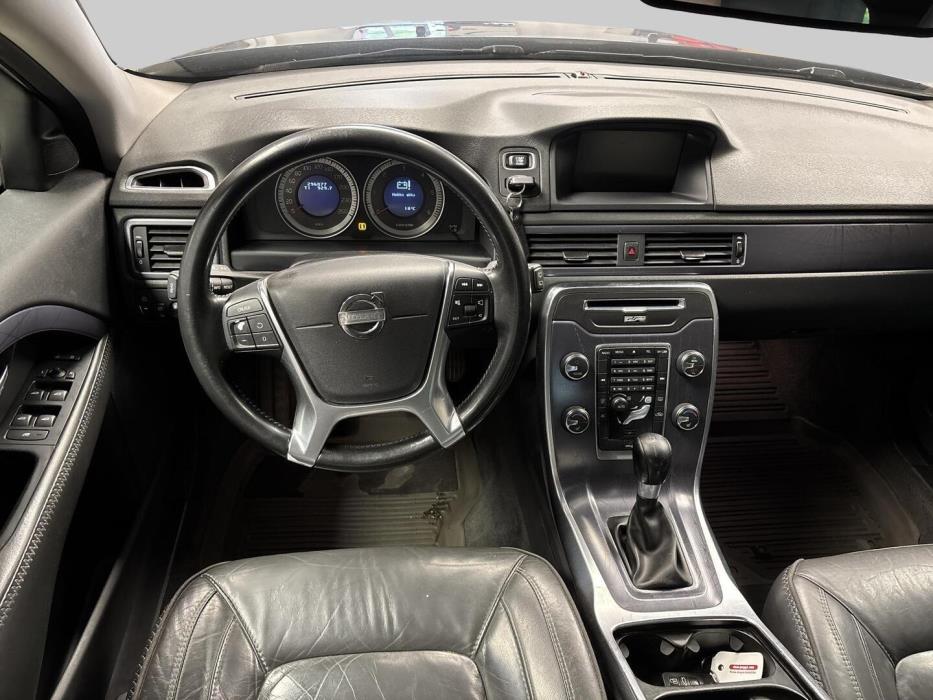 VOLVO V70 2012