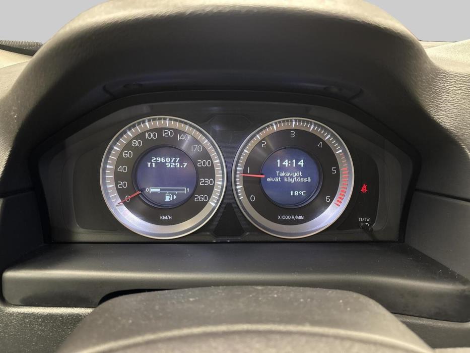 VOLVO V70 2012