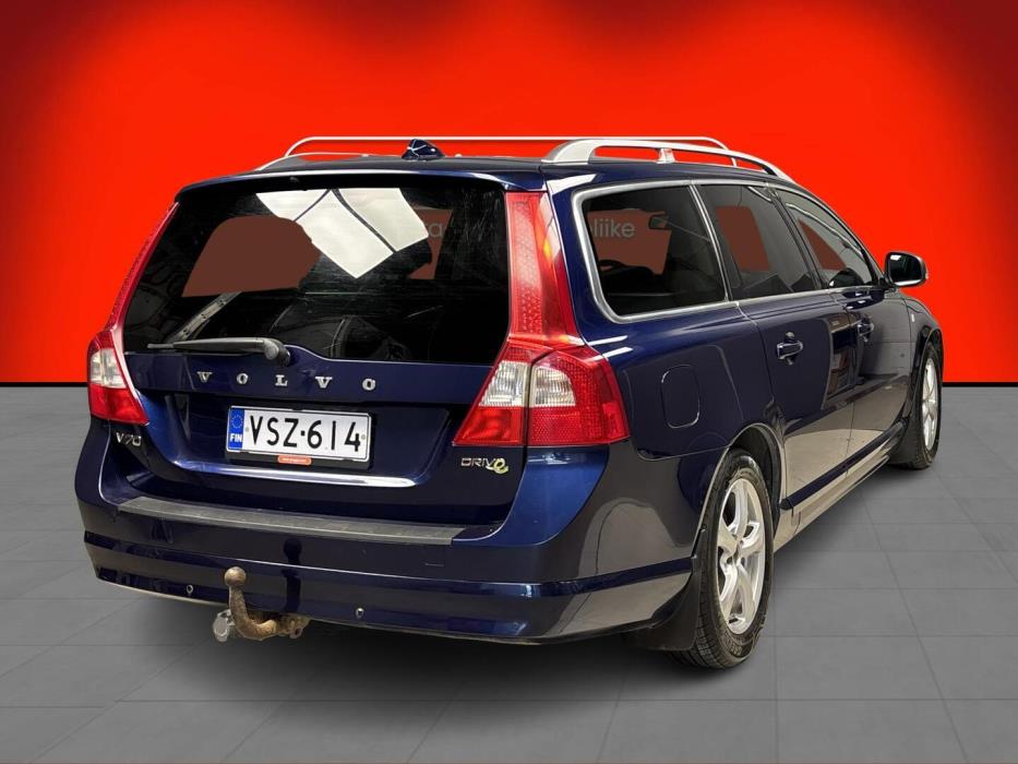 VOLVO V70 2012