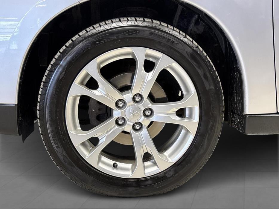 MITSUBISHI Outlander 2013