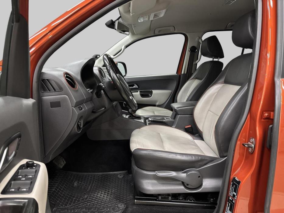 VOLKSWAGEN Amarok 2014