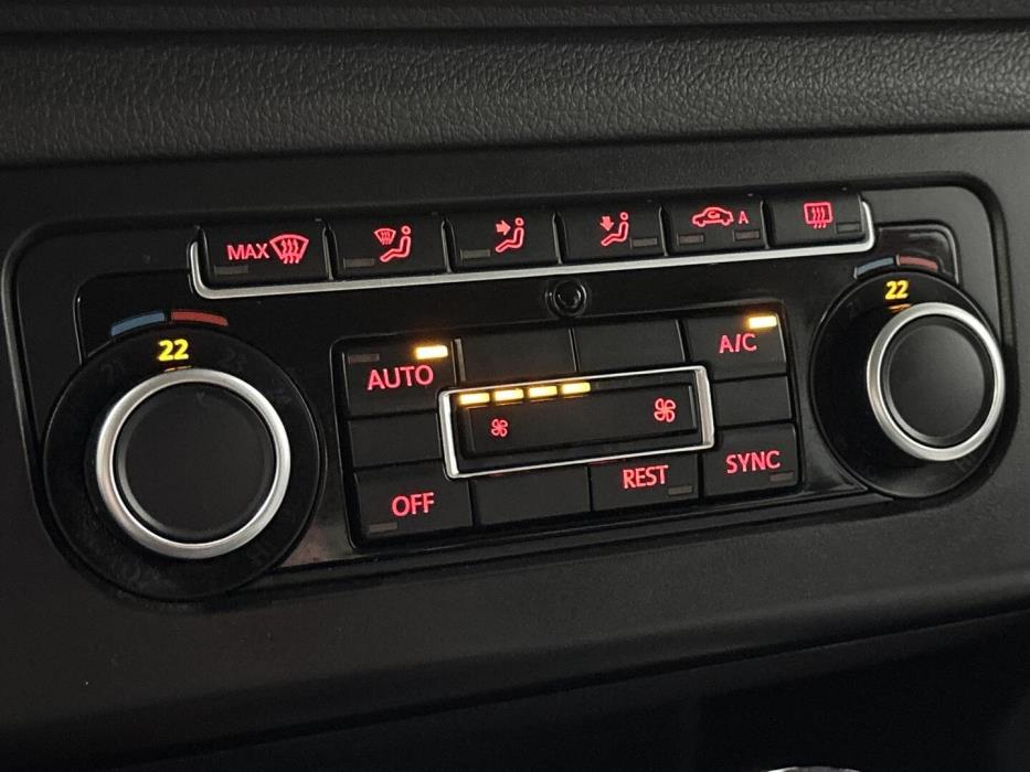 VOLKSWAGEN Amarok 2014