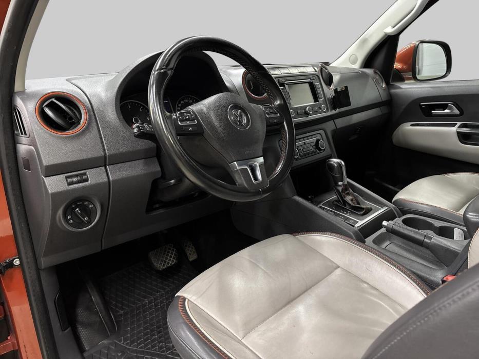 VOLKSWAGEN Amarok 2014