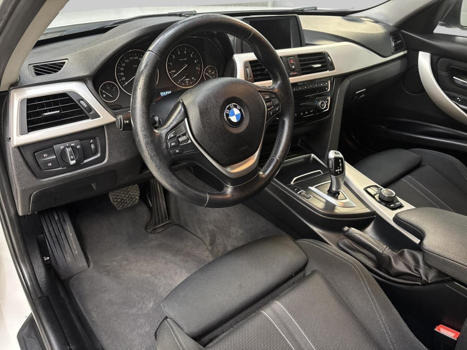 BMW 320 2016