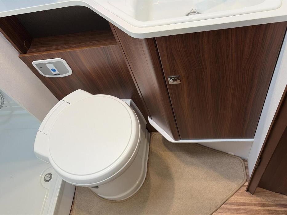 ADRIA MATRIX 650 SF 2015