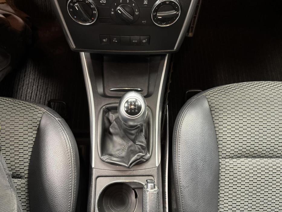 MERCEDES-BENZ B 2010