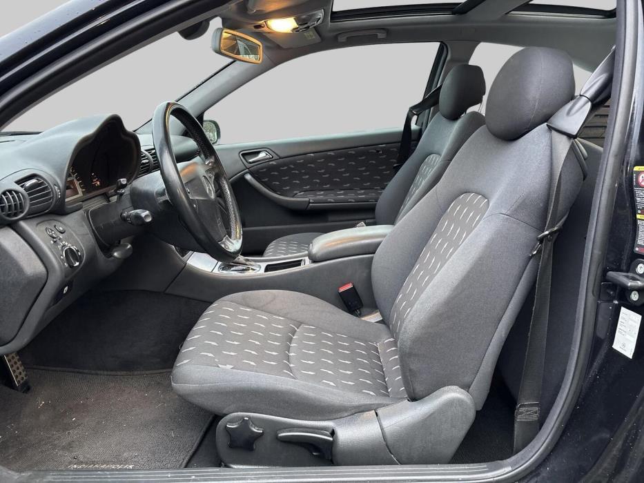 MERCEDES-BENZ C 2004