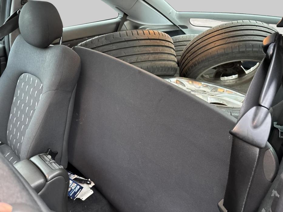 MERCEDES-BENZ C 2004