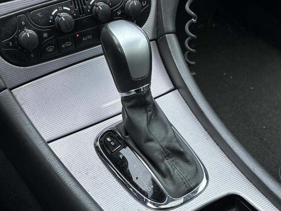 MERCEDES-BENZ C 2004