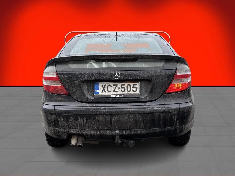 MERCEDES-BENZ C 2004