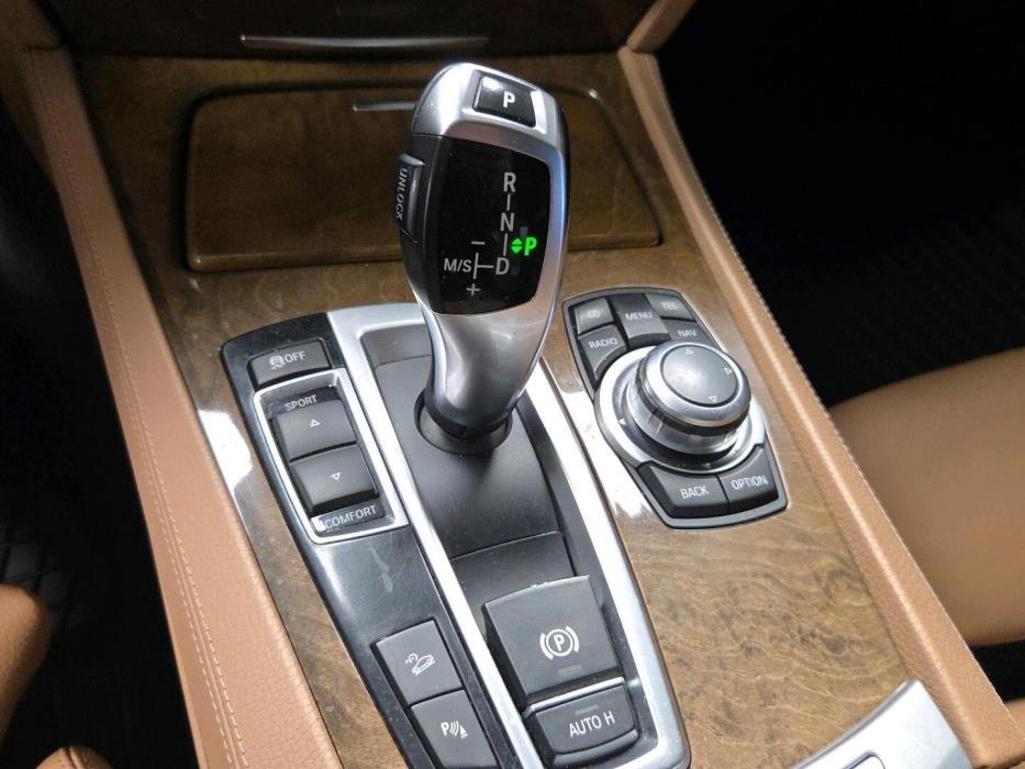 BMW 740 2011